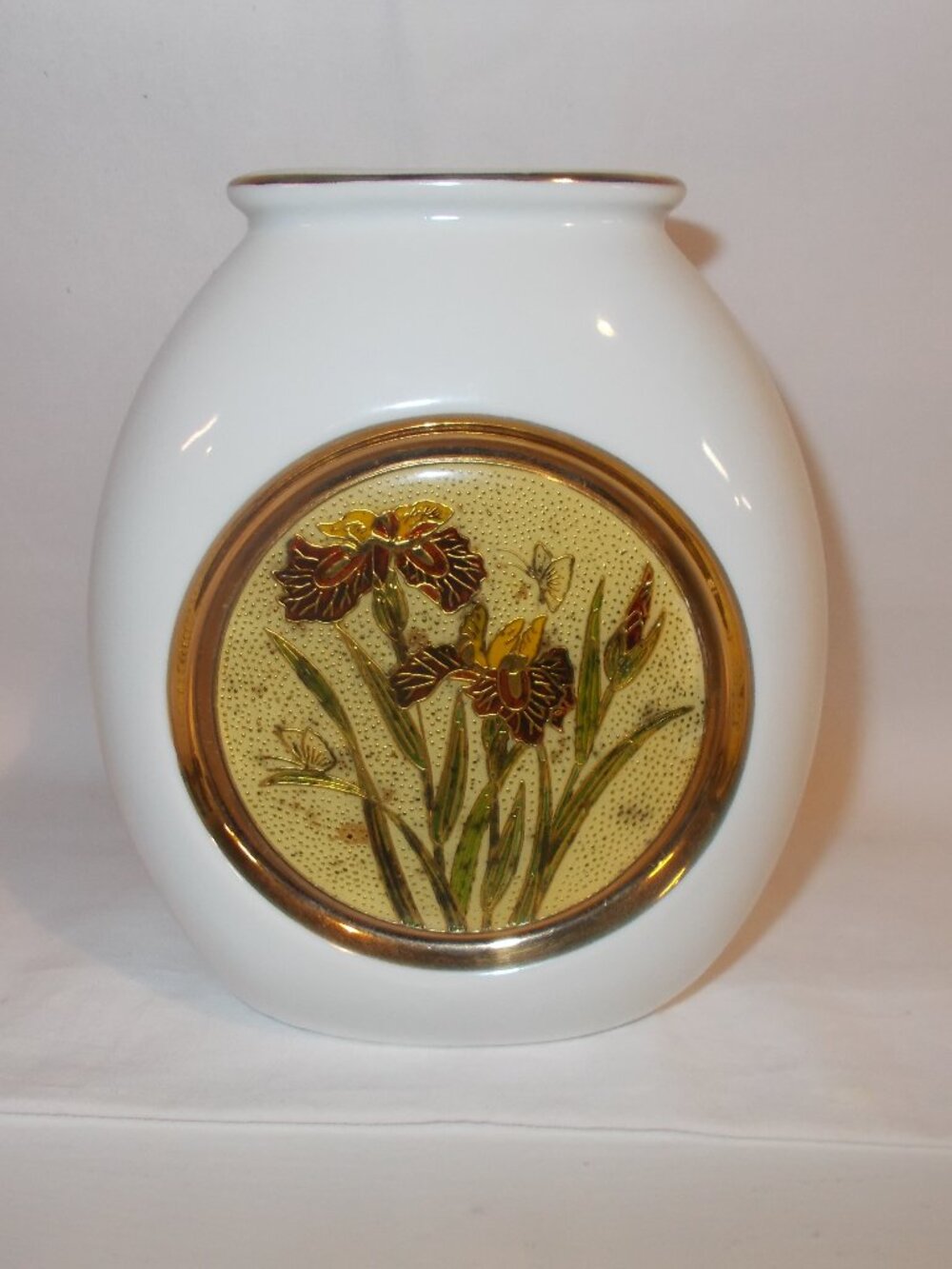 VTG Japanese The Art of Cloisonne vase w/butterflies & flowers, 24kt gold-edged